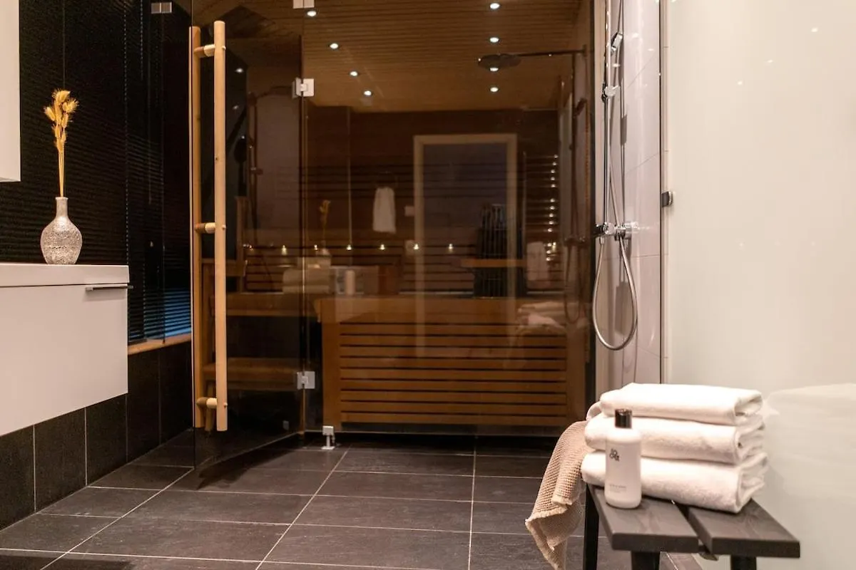 Spacious And Central Apartment With Private Sauna Helsinki